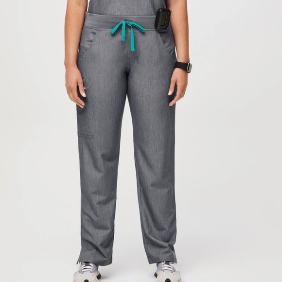 NWT Figs Kade Cargo Scrub Pants XXSP - Picture 1 of 6